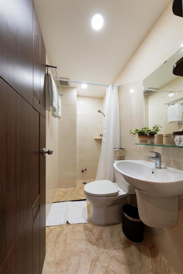 Отель Chez Mimosa Boutique - New Address 135 Tran Hung Dao Хошимин Экстерьер фото